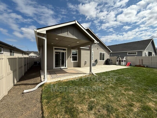 Building Photo - 10093 W Novato Dr