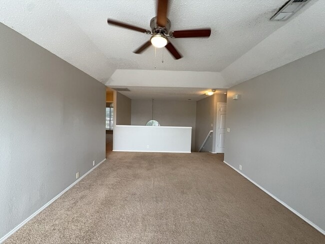 Building Photo - 2805 Crater Lake Ln