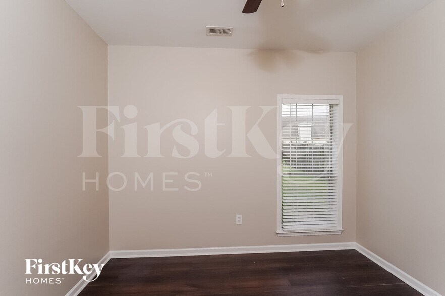 Building Photo - 433 Old Cahaba Way