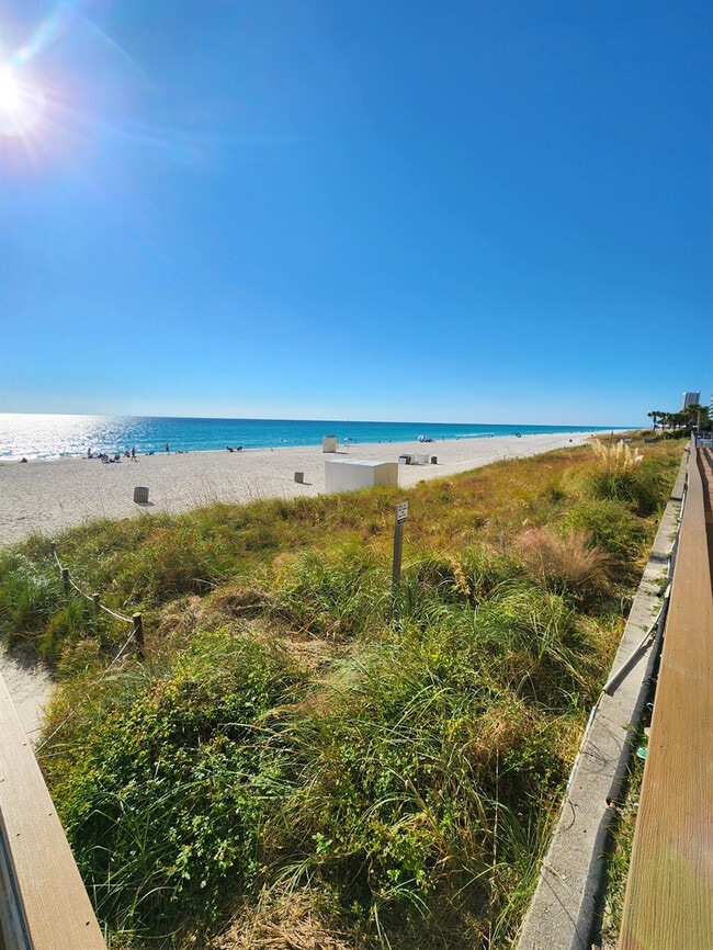 Building Photo - 16819 Front Beach Rd