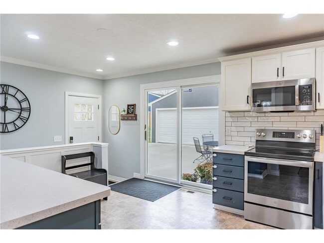 Building Photo - 112514 E Washington Ln