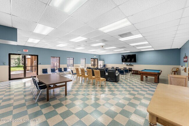 Building Photo - 7814 Shadowood Dr
