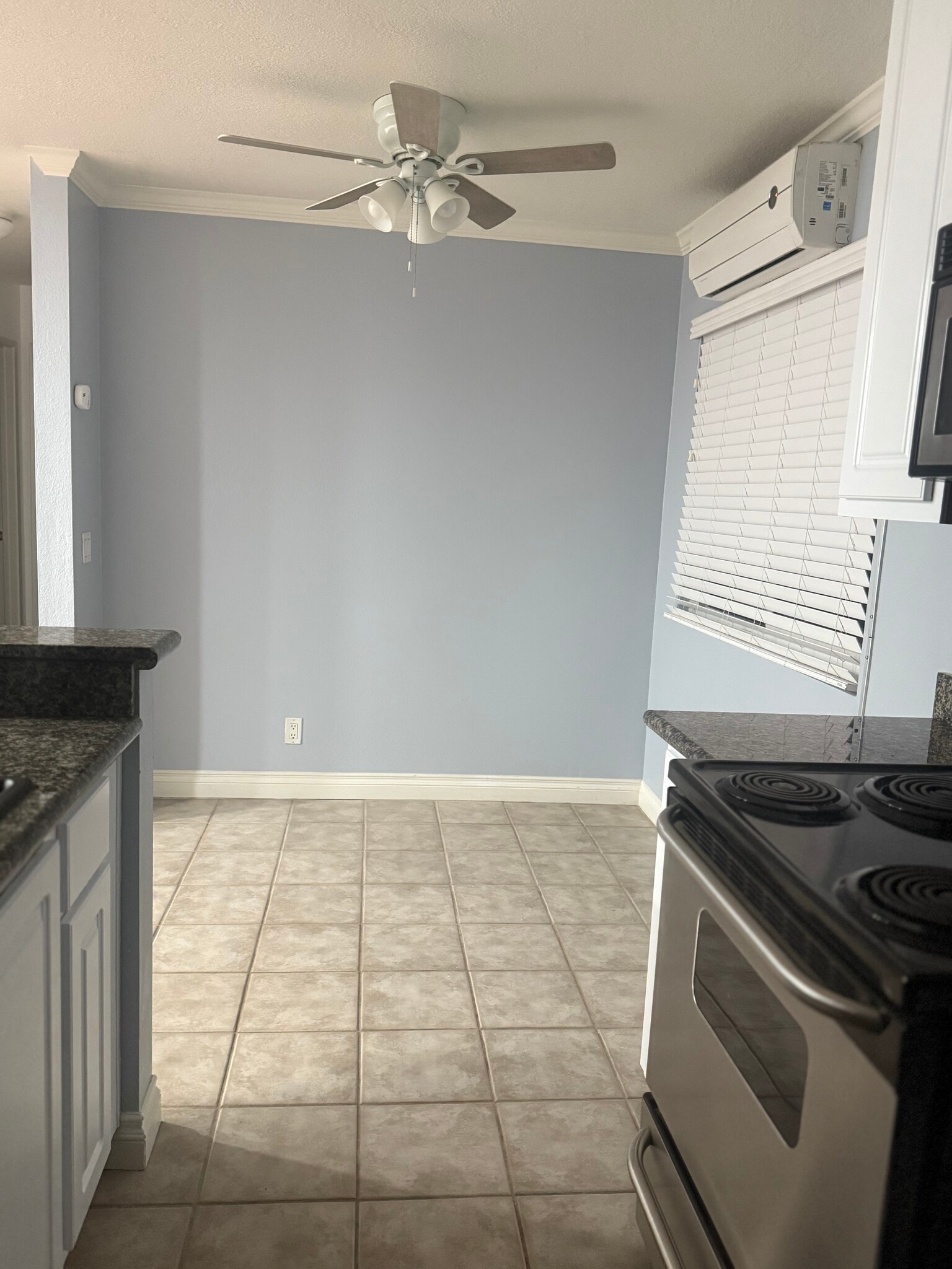 Building Photo - 3928 Arizona St