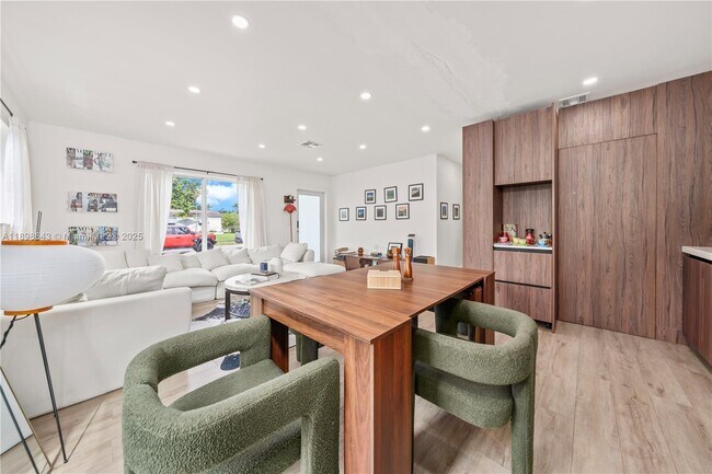 Building Photo - 1320 NE 210th Terrace