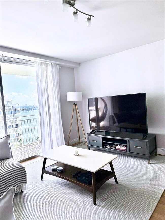 Building Photo - 770 Claughton Island Dr