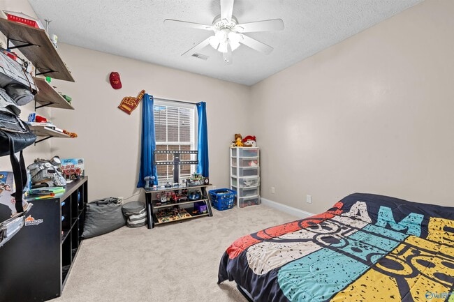 Building Photo - 25850 Iron Gate Dr