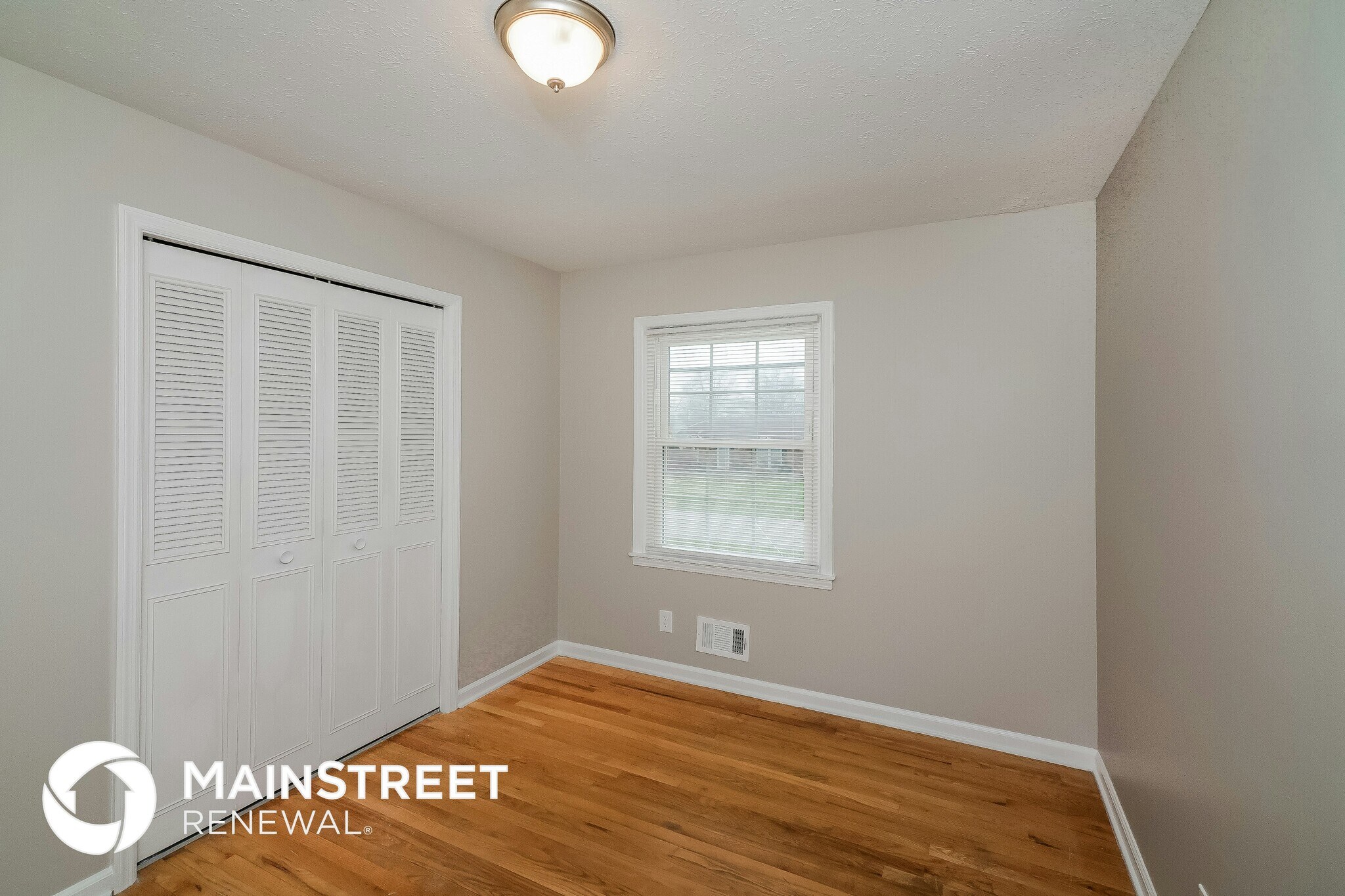 Building Photo - 6907 Mariemont Dr