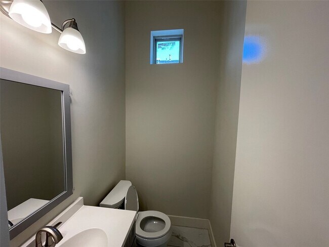 Building Photo - 5306 Eigel St