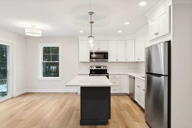 Building Photo - 24 Foliage Way