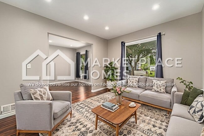 Building Photo - 242 Englewood St