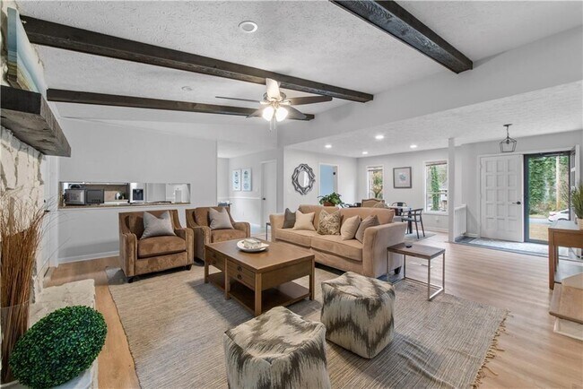 Building Photo - 2532 Hidden Hills Dr