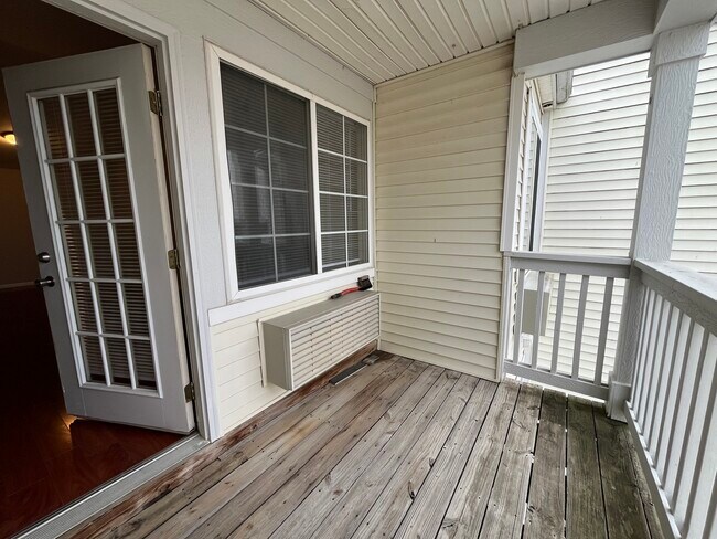 Building Photo - 1127 Silverstone Dr