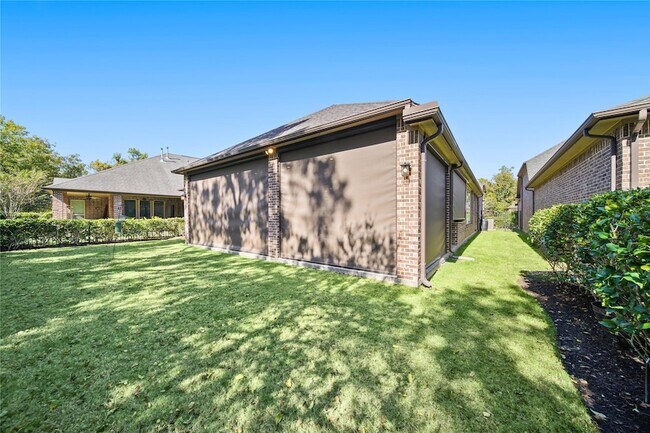 Building Photo - 9510 Spring Rose Dr
