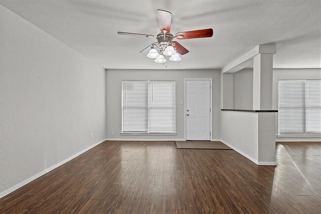 Building Photo - 6024 Westridge Ln