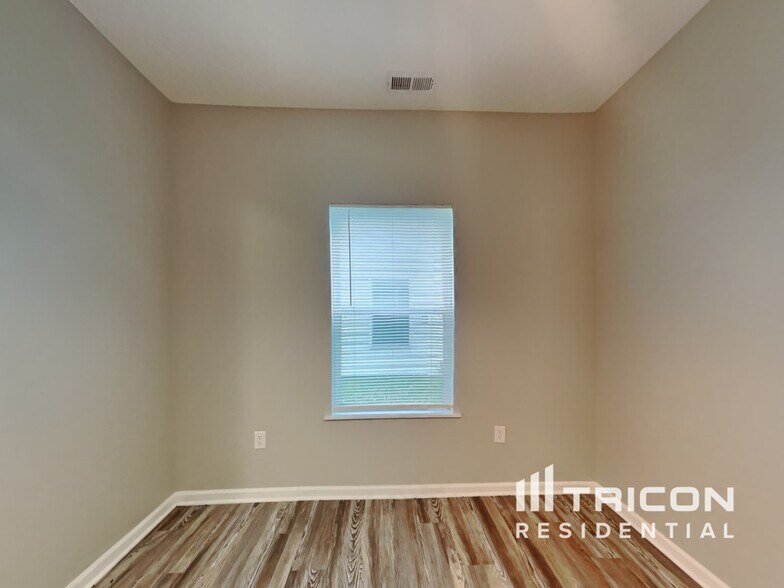 Building Photo - 1094 Tomahawk Pl