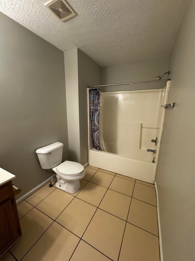 Building Photo - 230 Mousas Way