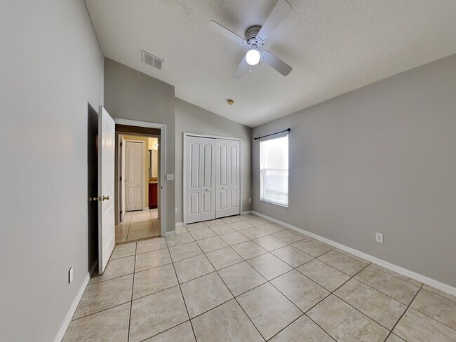 Building Photo - 12806 Sophiamarie Loop