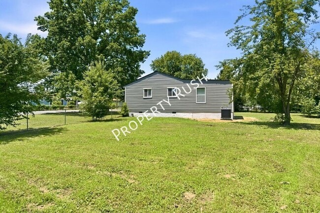 Building Photo - 6107 Vance Cir