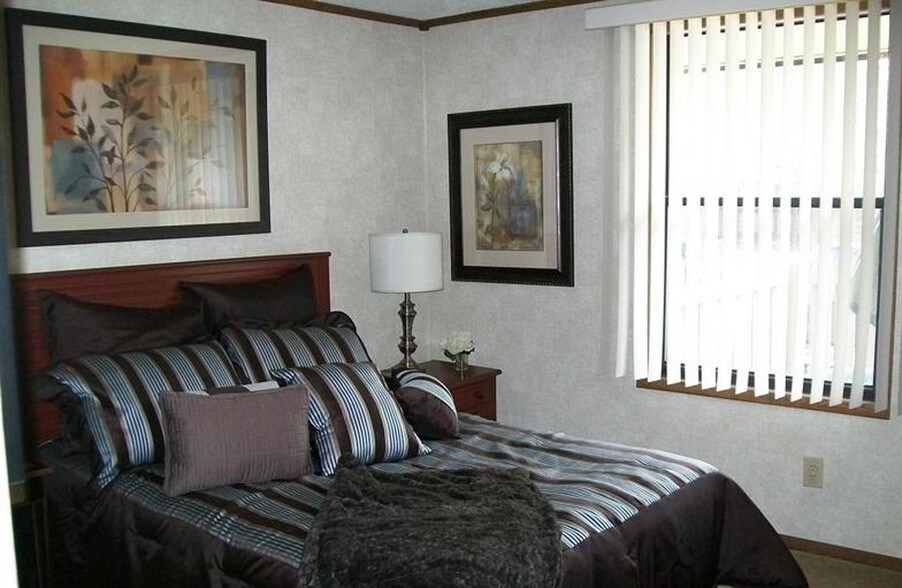 Oakwood Park Apartments 1712 Timber Rdg Ypsilanti MI 48198