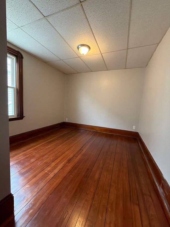 Building Photo - 46 Princeton St