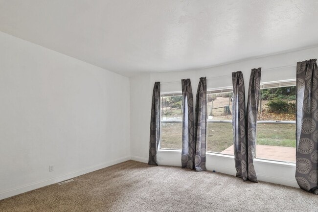 Building Photo - Duplex