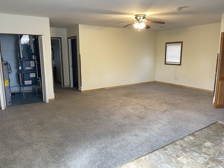 Building Photo - 1048 Caldwell Ave