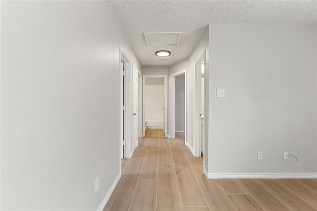 Building Photo - 108 Gm Ln