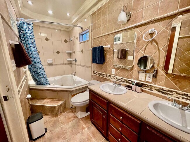 Building Photo - 9666 White Wing Loop