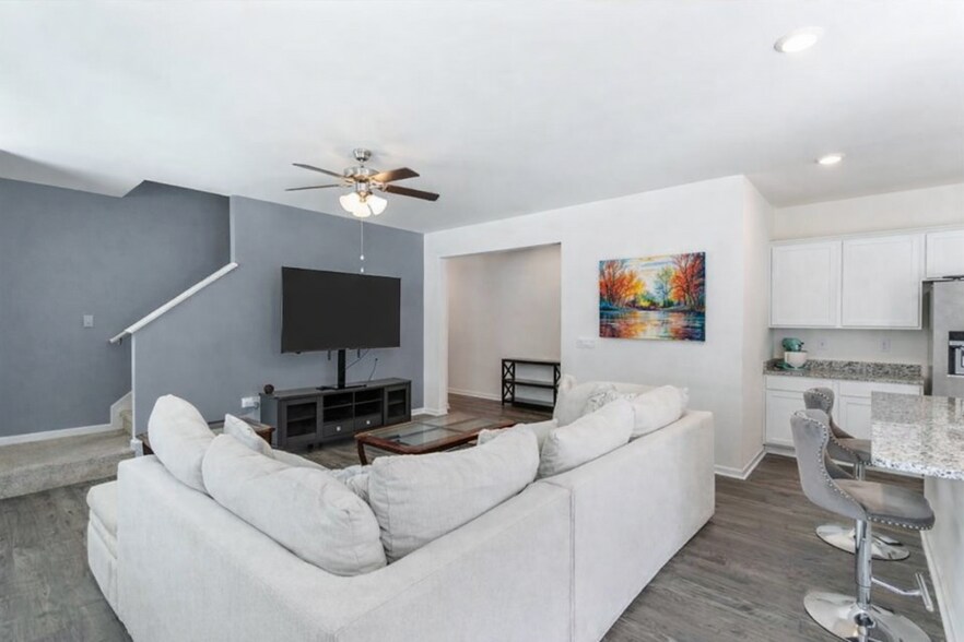 Building Photo - 179 Hampton Cir