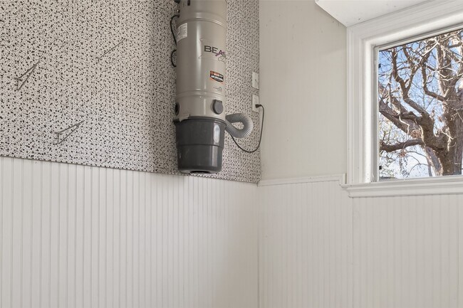 Building Photo - 4011 Westerdale Dr