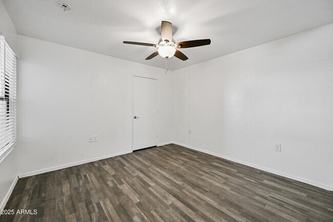 Building Photo - 3065 N 67th Ave
