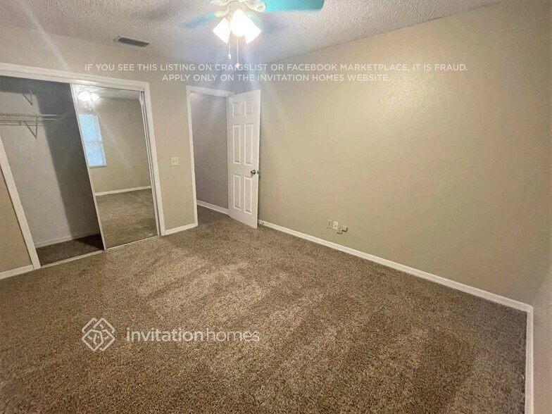 Building Photo - 2112 Jonathan Ln