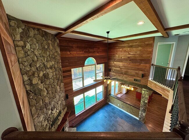 Upstairs 3 - 8245 Archie Way