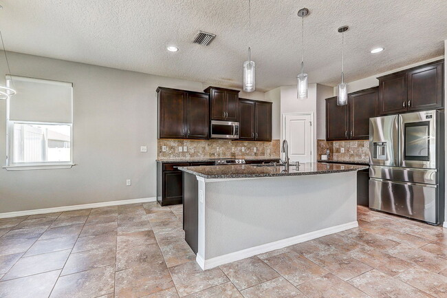Building Photo - 32848 Sand Creek Dr