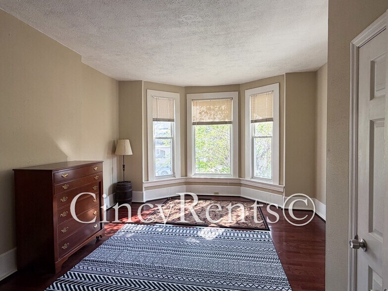 Building Photo - 4231 Bell St