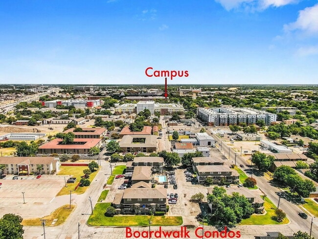 Building Photo - Spacious 2 Bed, 2.5 Bath Condo on Speight Ave with Private Porch & Community Pool