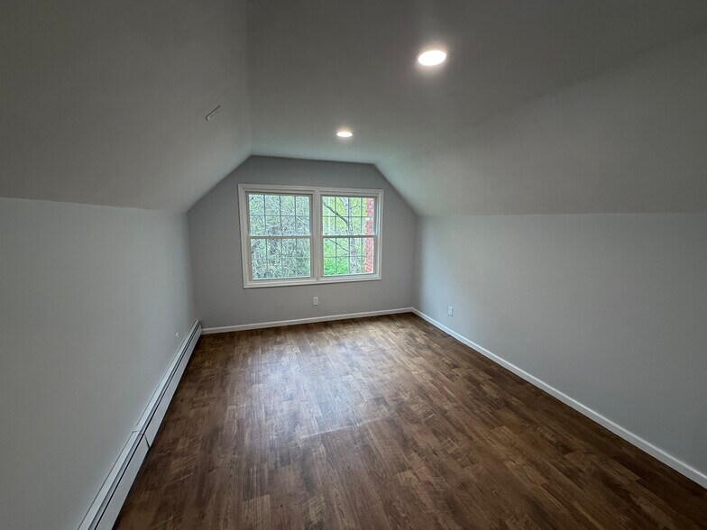 Building Photo - 78 W Moorehouse Rd