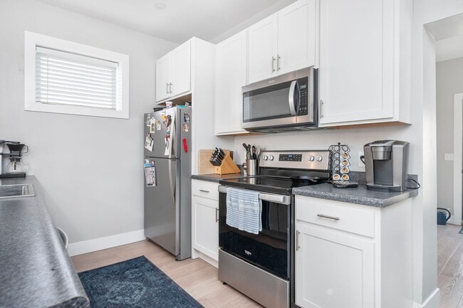 Building Photo - EAST FRANKLINTON ARTIST DISTRICT!  SUNNY N...