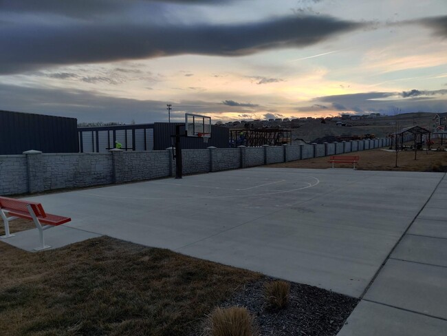Building Photo - Large Lehi Home Now Available!