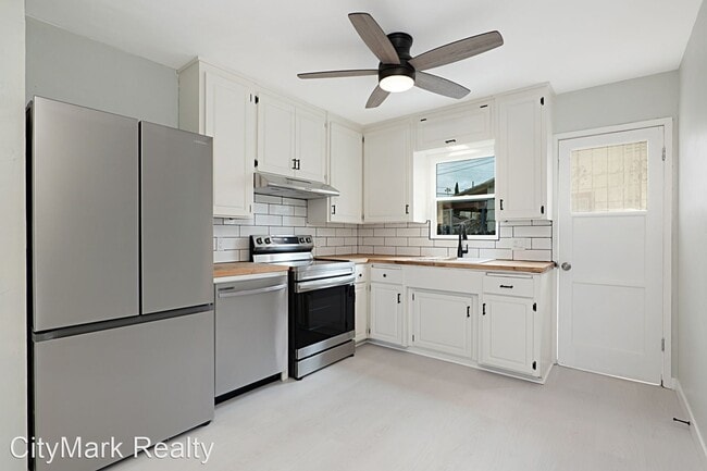 Primary Photo - 2 br, 2 bath House - 5405 Olvera Ave