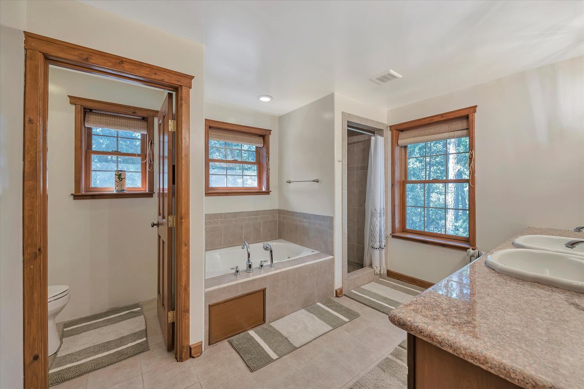 Building Photo - 1312 Squaw Rock Trail