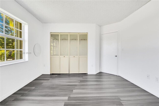 Building Photo - 15241 SW 150th St