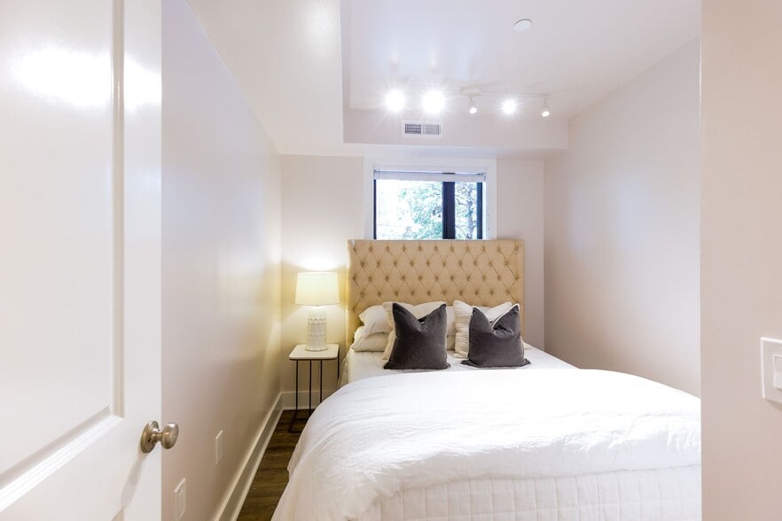 Building Photo - Parkside Living in Takoma Park – 1, 2 & 3 ...