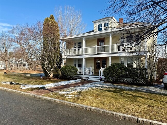 Building Photo - 5 Park St