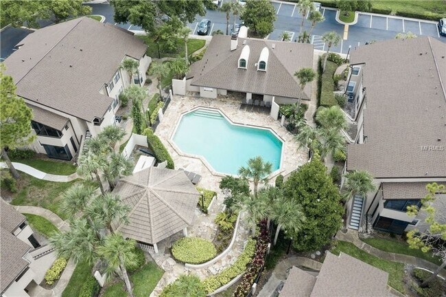 Building Photo - Beautiful 1/1 wood floor condo for rent in...