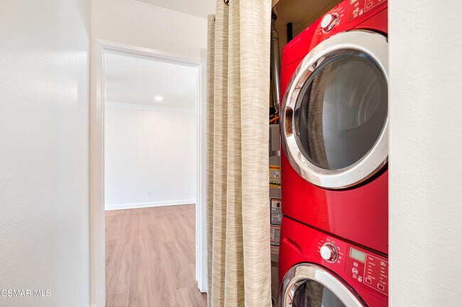 Building Photo - 1766 E Avenida De Las Flores