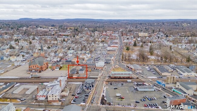 Building Photo - 25 Hall Ave