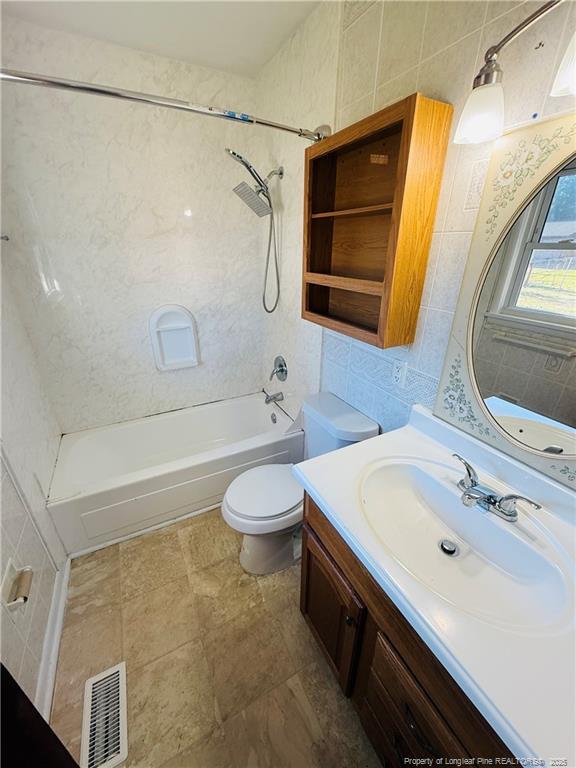 Building Photo - 611 Reggie Ct