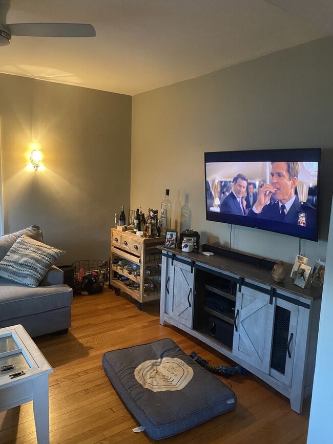 Building Photo - 86 Russell Road