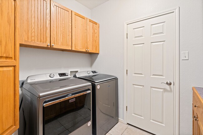 Building Photo - 307 Echo Valley Dr